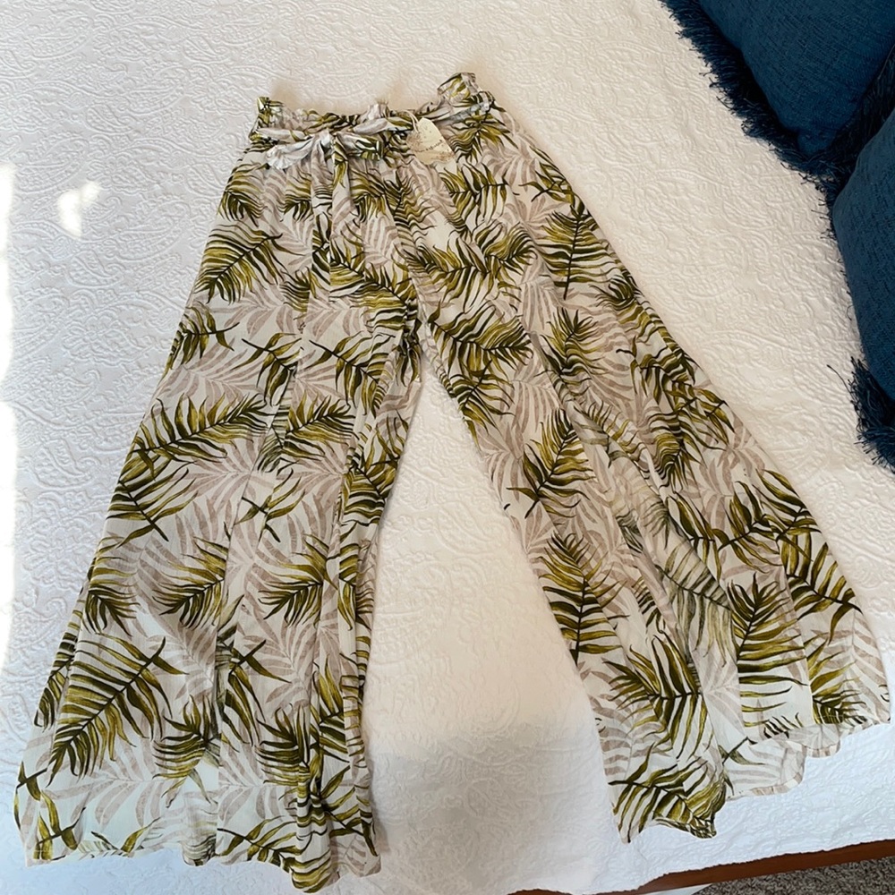 NWT Hem & Thread Palm Print Pants